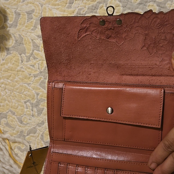 Patricia Nash Leather wallet - Picture 3 of 6